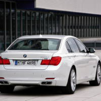 2009 BMW 760i and 760Li