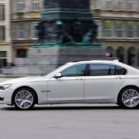 2009 BMW 760i and 760Li