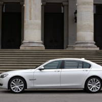 2009 BMW 760i and 760Li