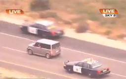 Police vs Crazy Woman car chase video