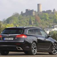 Opel Insignia OPC Sports Tourer unveiled