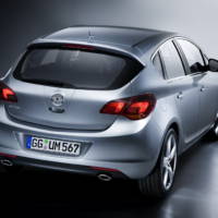 2010 Opel Astra Interior Images