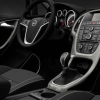 2010 Opel Astra Interior Images
