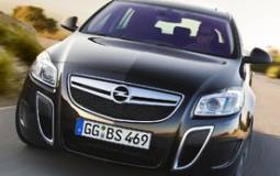 Opel Insignia OPC High Tech features