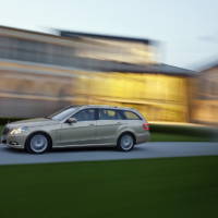 2010 Mercedes E Class Estate photos and details