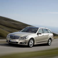 2010 Mercedes E Class Estate photos and details