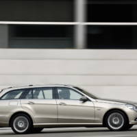 2010 Mercedes E Class Estate photos and details