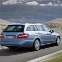 2010 Mercedes E Class Estate photos and details