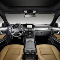2010 Mercedes E Class Estate photos and details