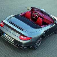 2010 Porsche 911 Turbo facelift unveiled