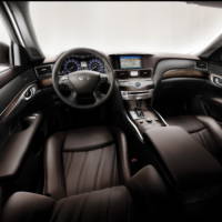 2011 Infiniti M photos and details