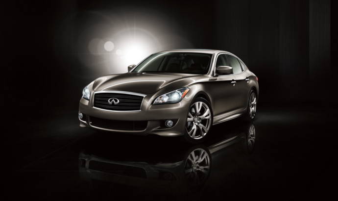 2011 Infiniti M photos and details