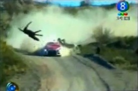 Video : Rally Car hits horse