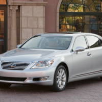 2010 Lexus LS 460 and GS Models price