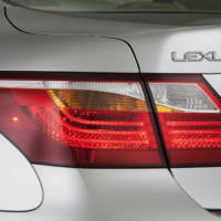 2010 Lexus LS 460 and GS Models price