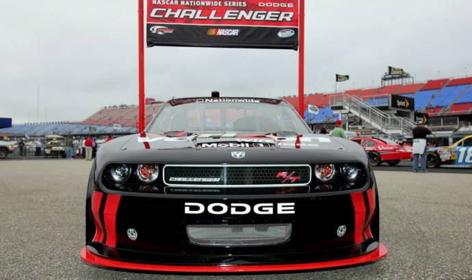2010 Dodge Challenger NASCAR