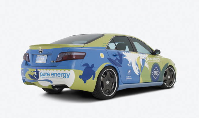 Toyota Camry Hybrid CNG by Surfrider