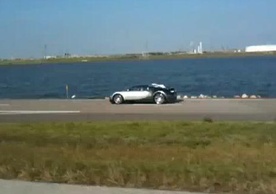 Video: Bugatti Veyron Water Crash Live