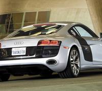 Audi R8 V10 vs Audi R8 V8 review video