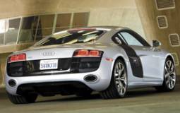 Audi R8 V10 vs Audi R8 V8 review video