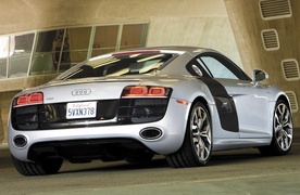 Audi R8 V10 vs Audi R8 V8 review video