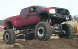 Video: Truck Jump Fail