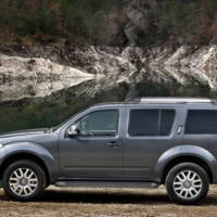 2010 Nissan Pathfinder and Navara Facelift