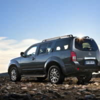 2010 Nissan Pathfinder and Navara Facelift