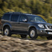 2010 Nissan Pathfinder and Navara Facelift