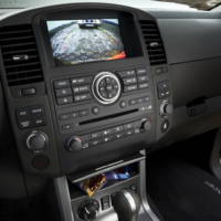 2010 Nissan Pathfinder and Navara Facelift