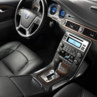 2010 Volvo S80 in depth