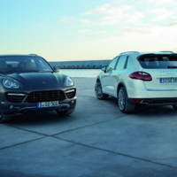 2011 Porsche Cayenne photos and details