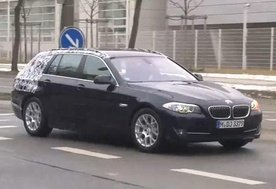 2011 BMW 5 Series Touring Spy Video