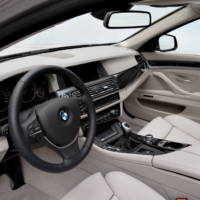 2011 BMW 5 Series Touring - Photos and Details