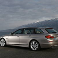 2011 BMW 5 Series Touring - Photos and Details