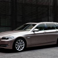 2011 BMW 5 Series Touring - Photos and Details