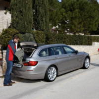 2011 BMW 5 Series Touring - Photos and Details