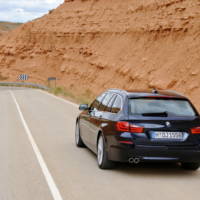 2011 BMW 5 Series Touring - Photos and Details