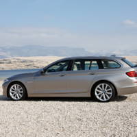 2011 BMW 5 Series Touring - Photos and Details