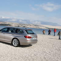 2011 BMW 5 Series Touring - Photos and Details