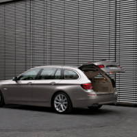 2011 BMW 5 Series Touring - Photos and Details