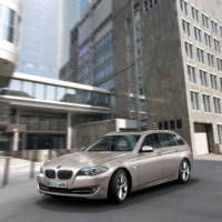 2011 BMW 5 Series Touring - Photos and Details