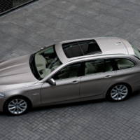 2011 BMW 5 Series Touring - Photos and Details