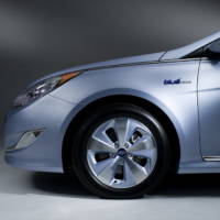 2011 Hyundai Sonata Hybrid revealed