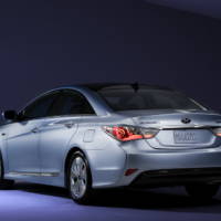 2011 Hyundai Sonata Hybrid revealed