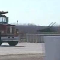 Video: Truck vs Immovable Object