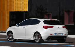 Alfa Romeo Giulietta Photos