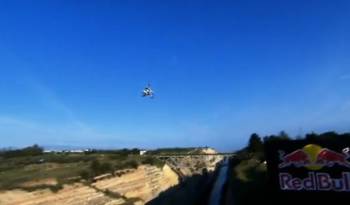 Video: Motorcycle jump over Corinth Canal