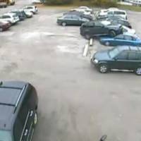 Video: Worst parking job ever