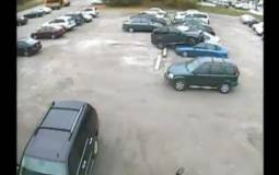 Video: Worst parking job ever